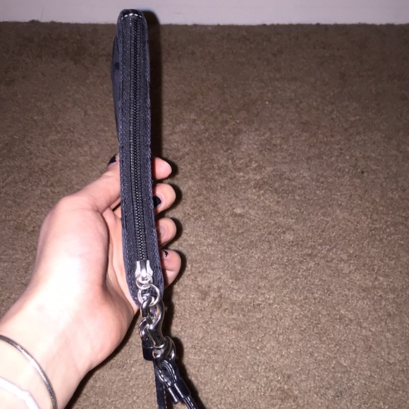 Coach wristlet - Picture 4 of 6